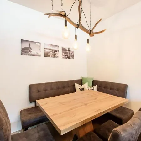 Yunique Целль-ам-Зе